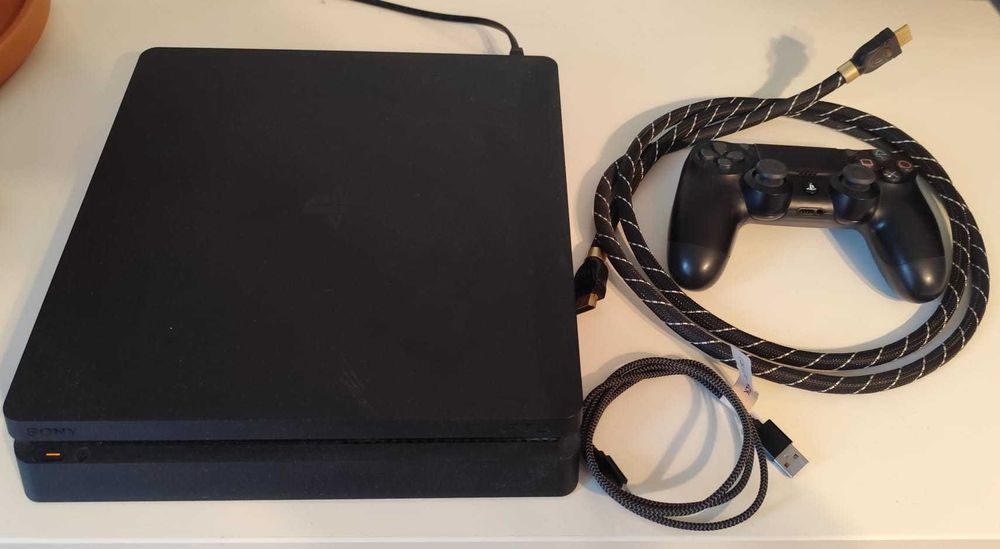 Konsola Playstation 4 Slim 1TB