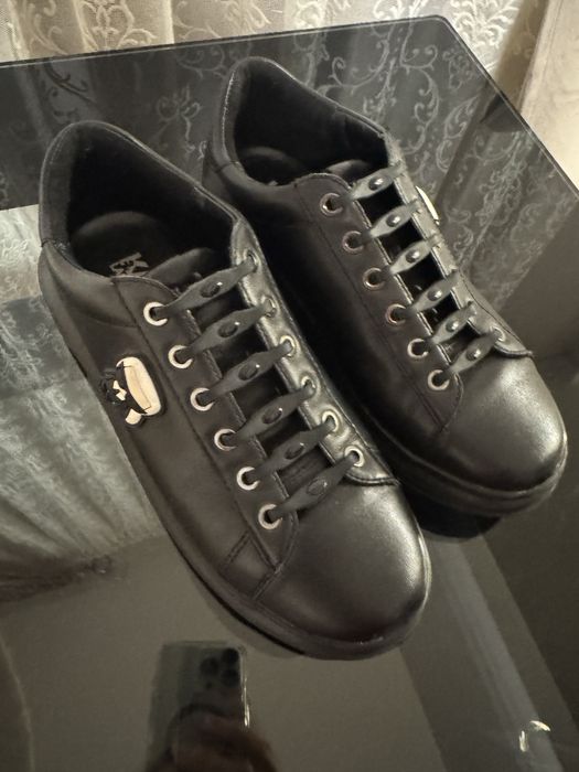 Продам кросиовки Karl Lagerfeld