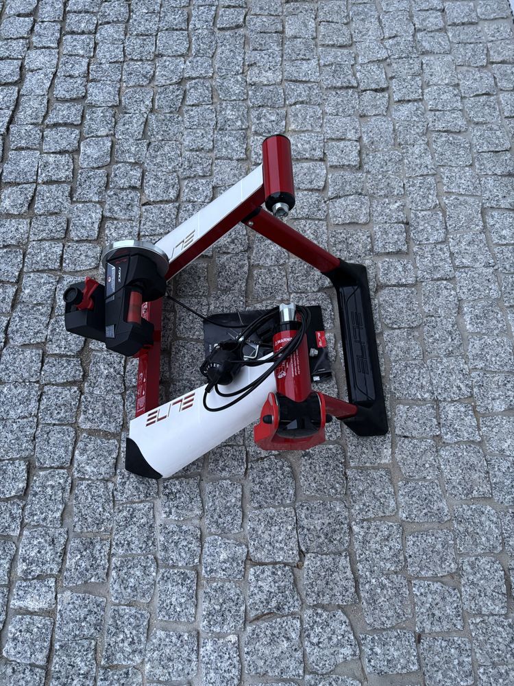 Trenażer rowerowy Elite Novo Force