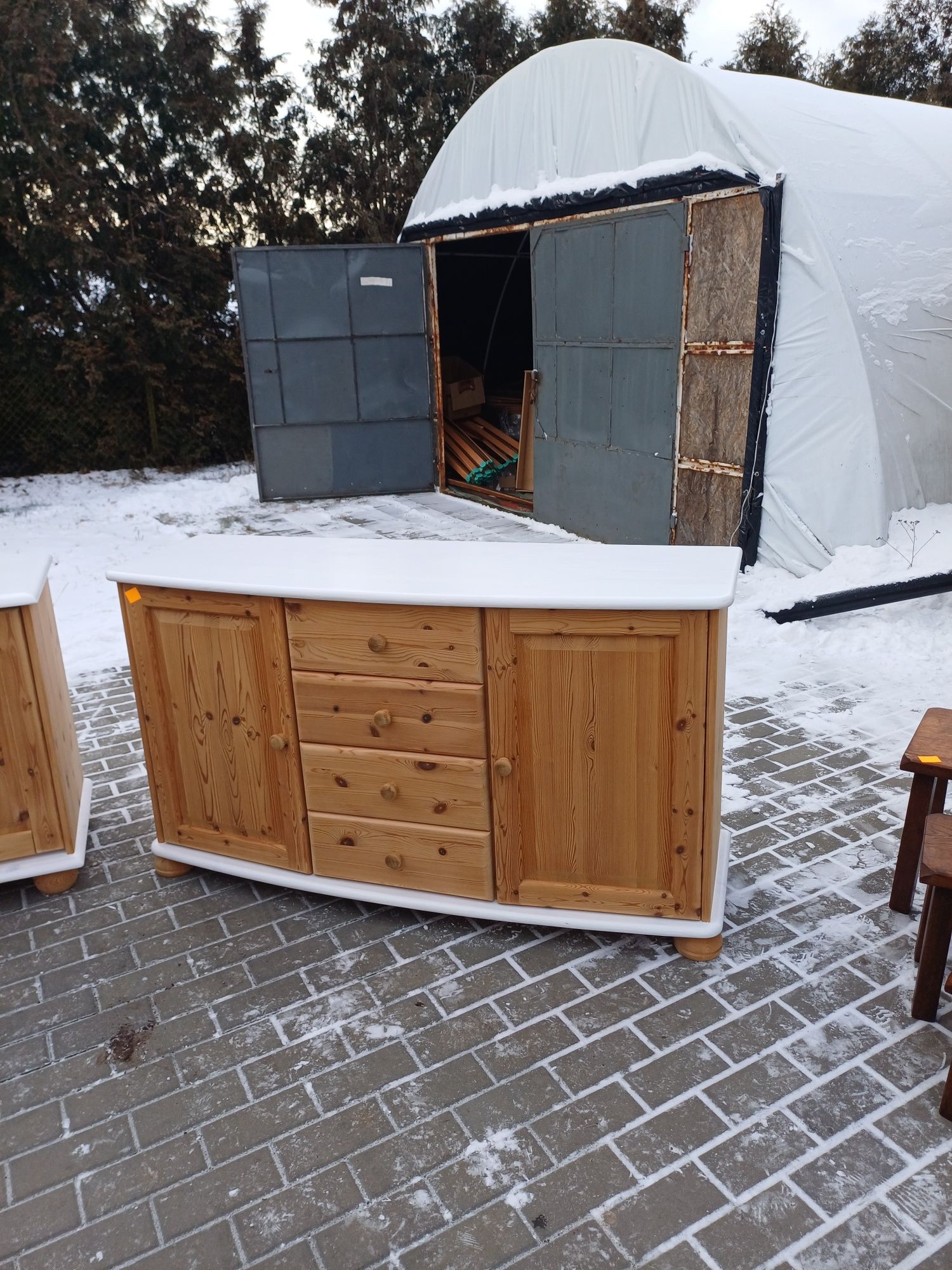 Odmalowana komoda sosnowa