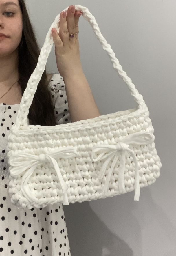 Torebka na szydełku z kokardkami biała handmade