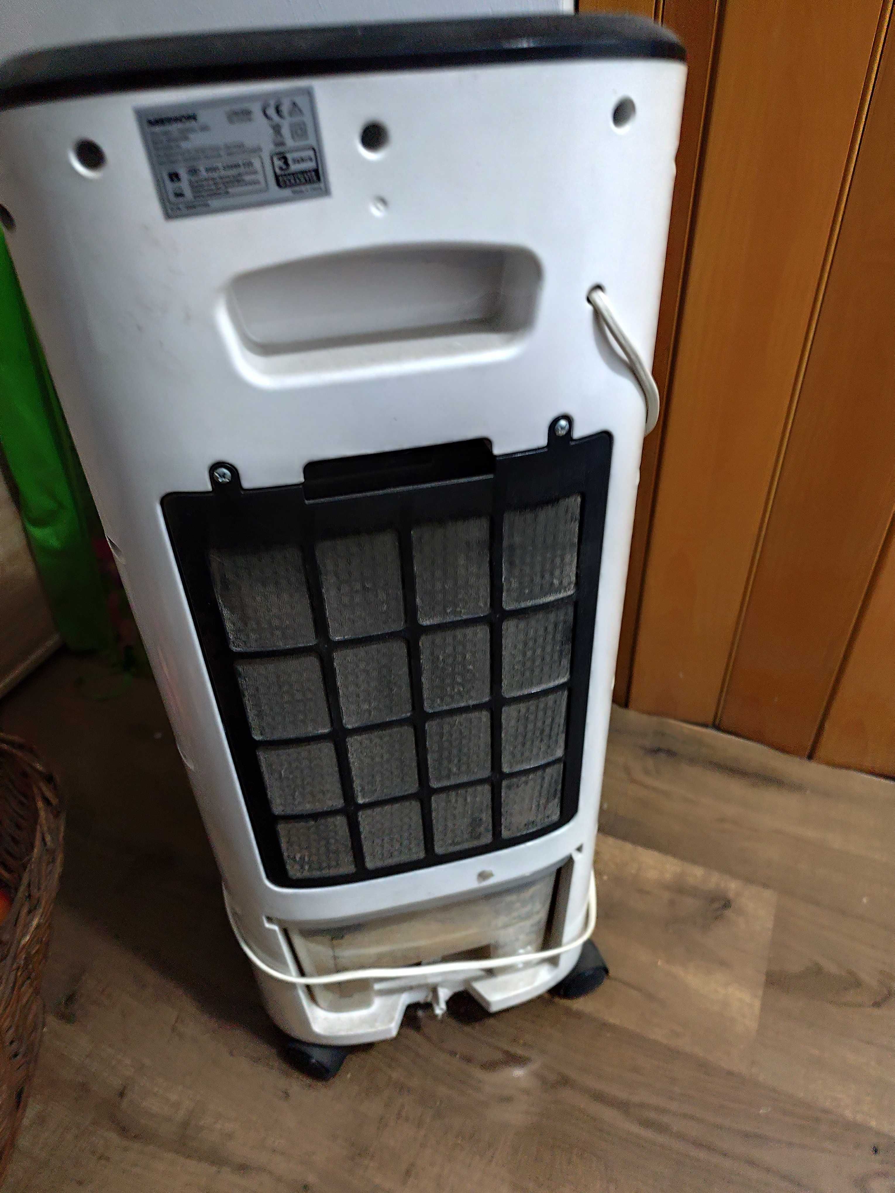 Sprzedam klimatyzator wraz z oczyszczaczem powietrza .