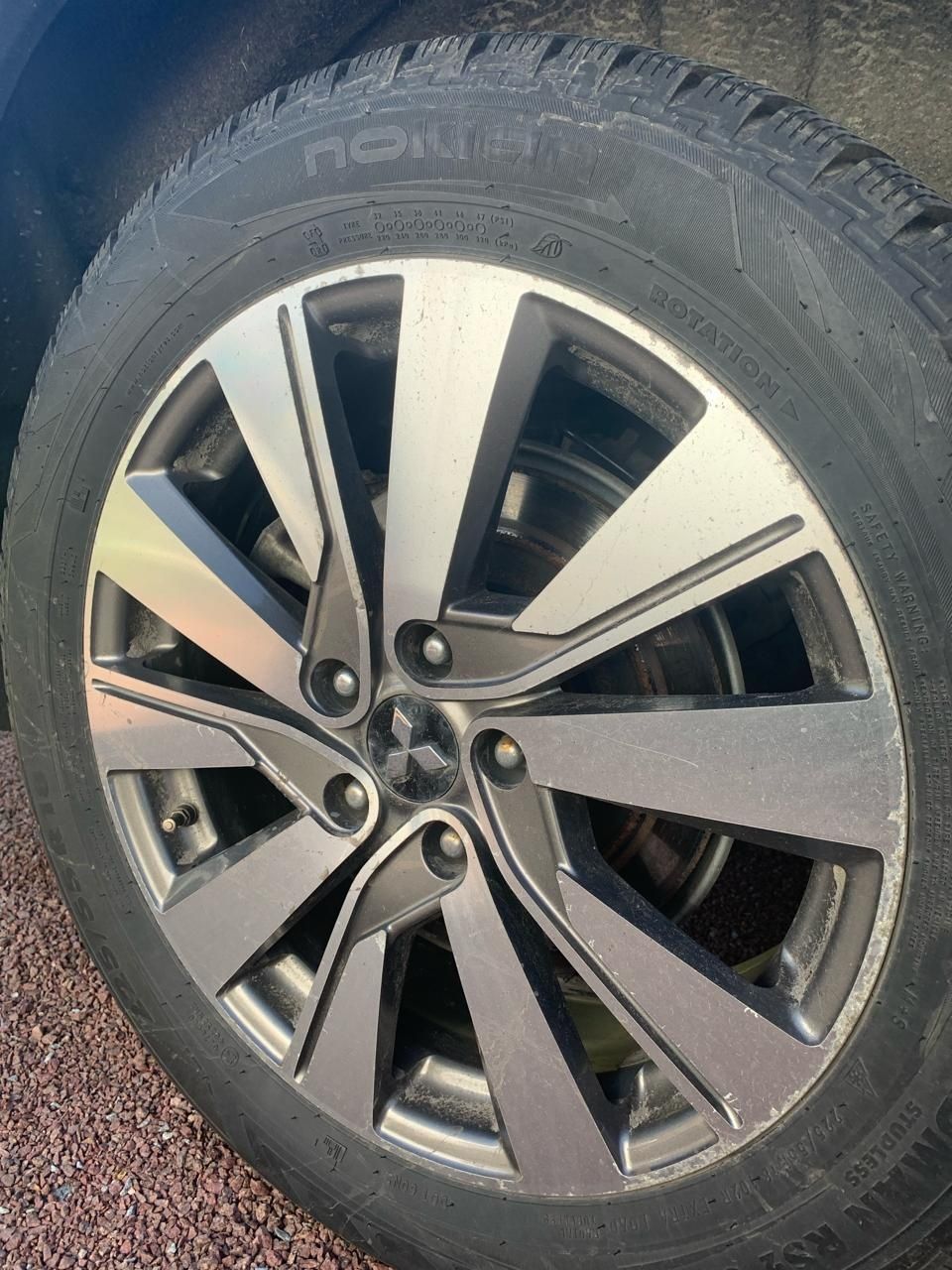 Mitsubishi outlander диски с резиной  NokianNordman 225/55 R18