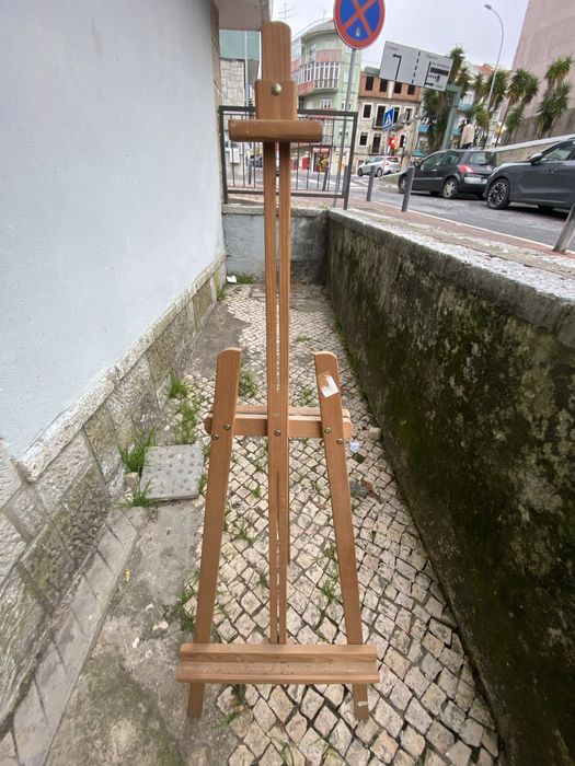Cavalete em bom estado