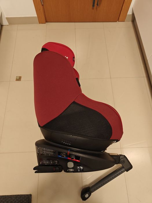 Cadeira Auto Joie i-Spin 360  (0-48 meses)
É certi