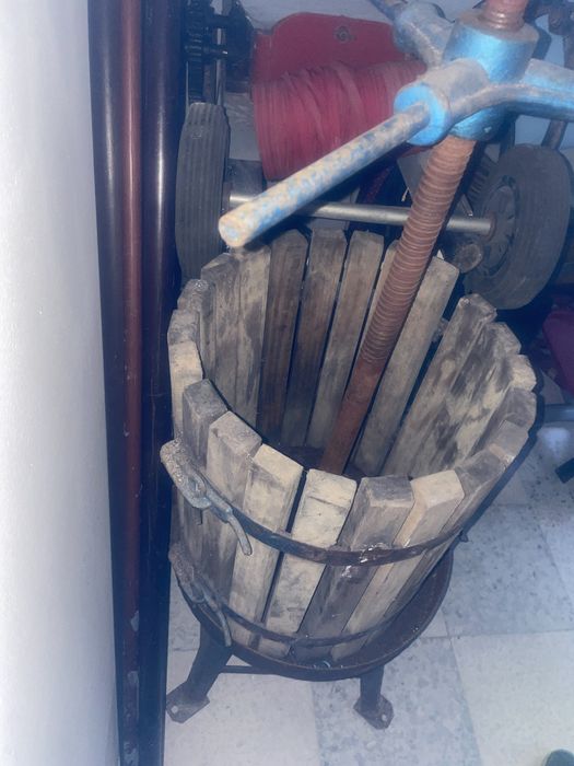 Prensa/espremedor de vinho