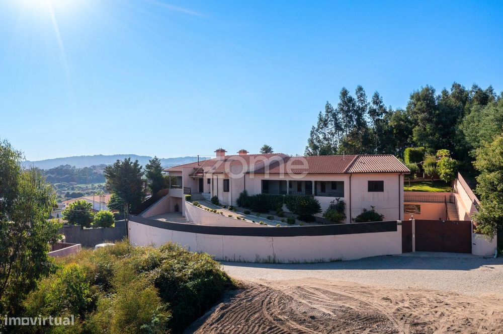 Moradia T5 com Piscina em Raimonda, Paços de Ferreira