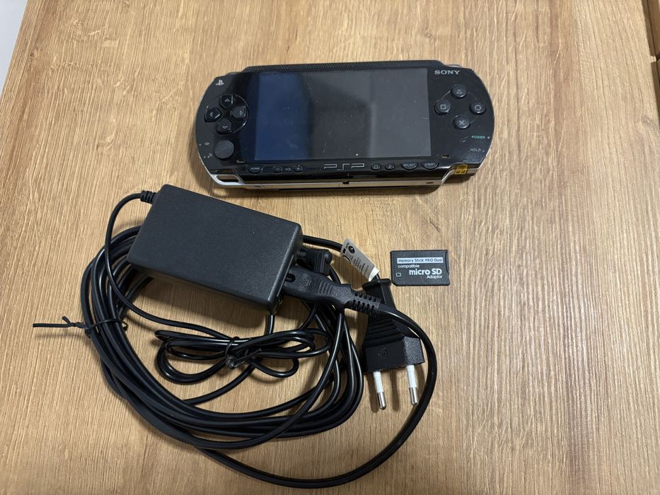 Konsola Sony PSP Fat (Classic) E1004 + akcesoria