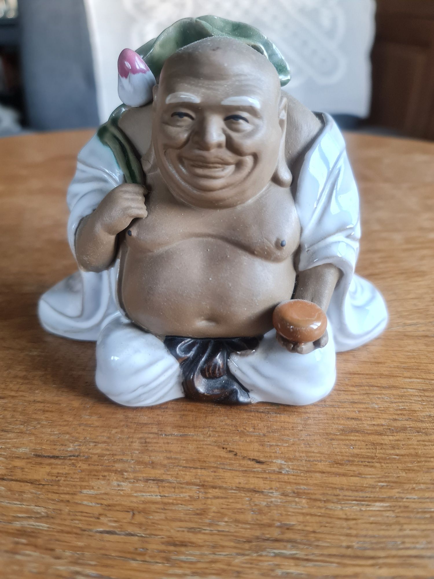 Budda - figurka porcelanowa