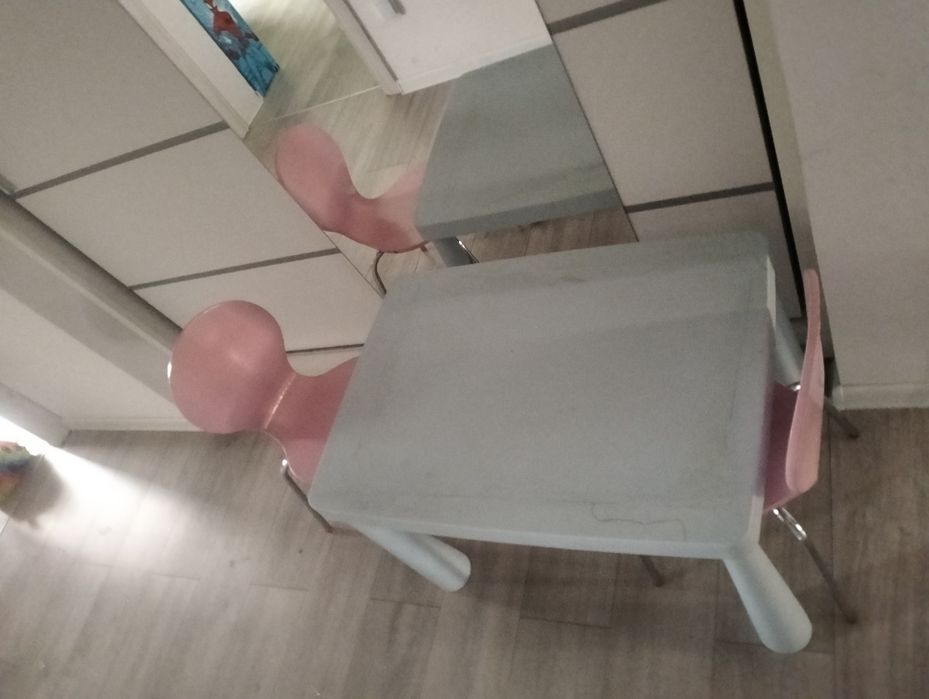 Stolik Ikea Mamut + 2 krzesełka drewniane