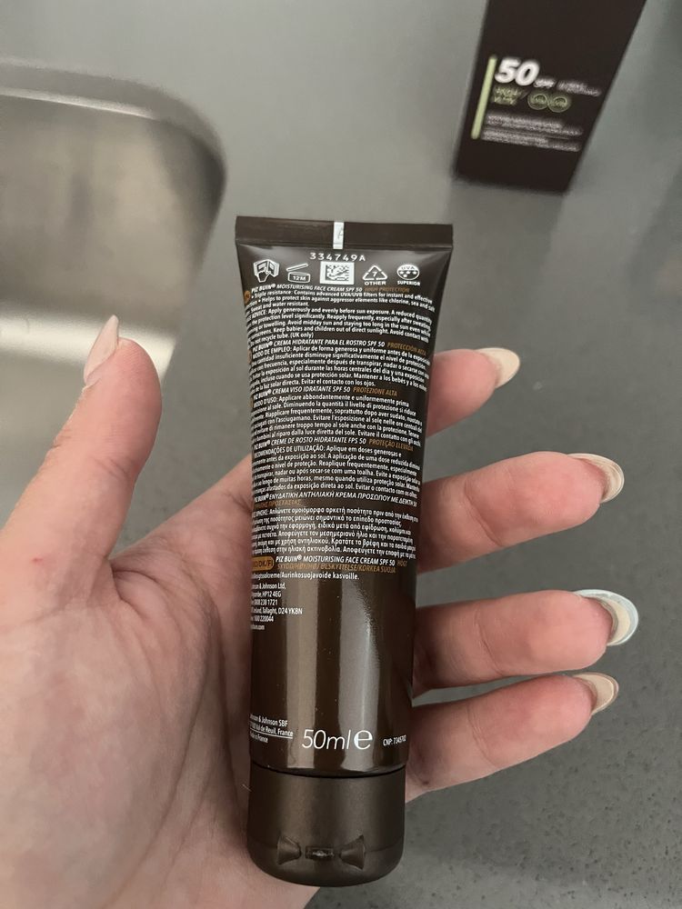 Protetor solar de rosto Piz Buin selado SPF 50+ c/ largo prazo validad