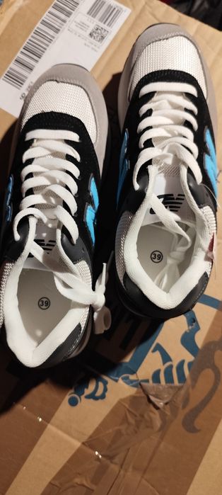 Nowe buty sportowe, damskie 39