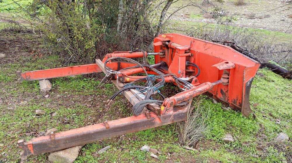 ANGLODOZER FIALHO FI-TRA - BTA - 2450 P/TRATORES DE RASTOS