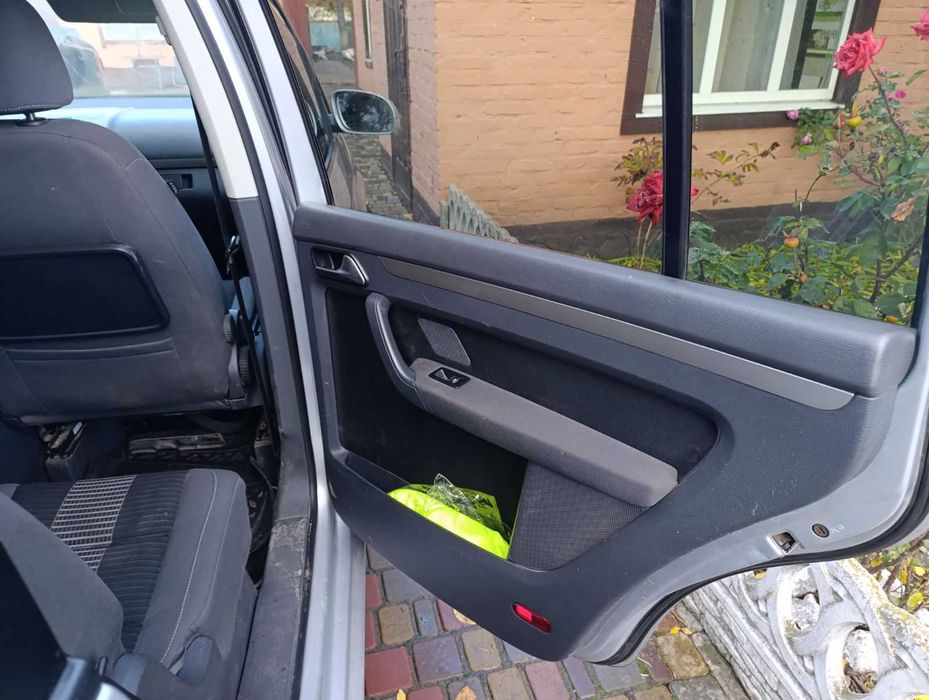 Volkswagen Touran (Туран) 1.4 TSI, 2009р.