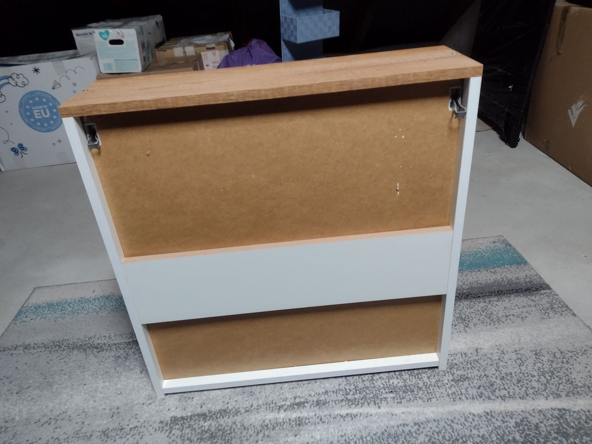 Szafka łazienkowa z lustrem 60 cm