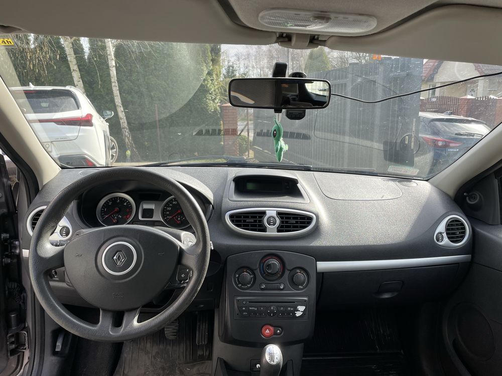 Renault clio grande 2010 r