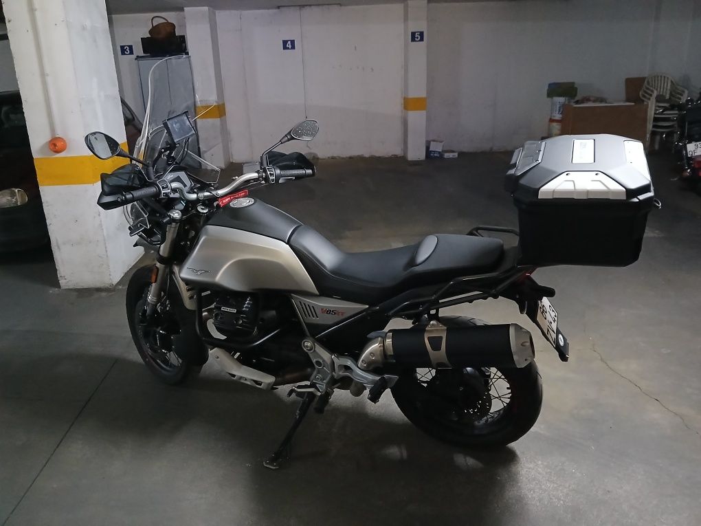 Vendo Moto Guzzi V85TT 2020