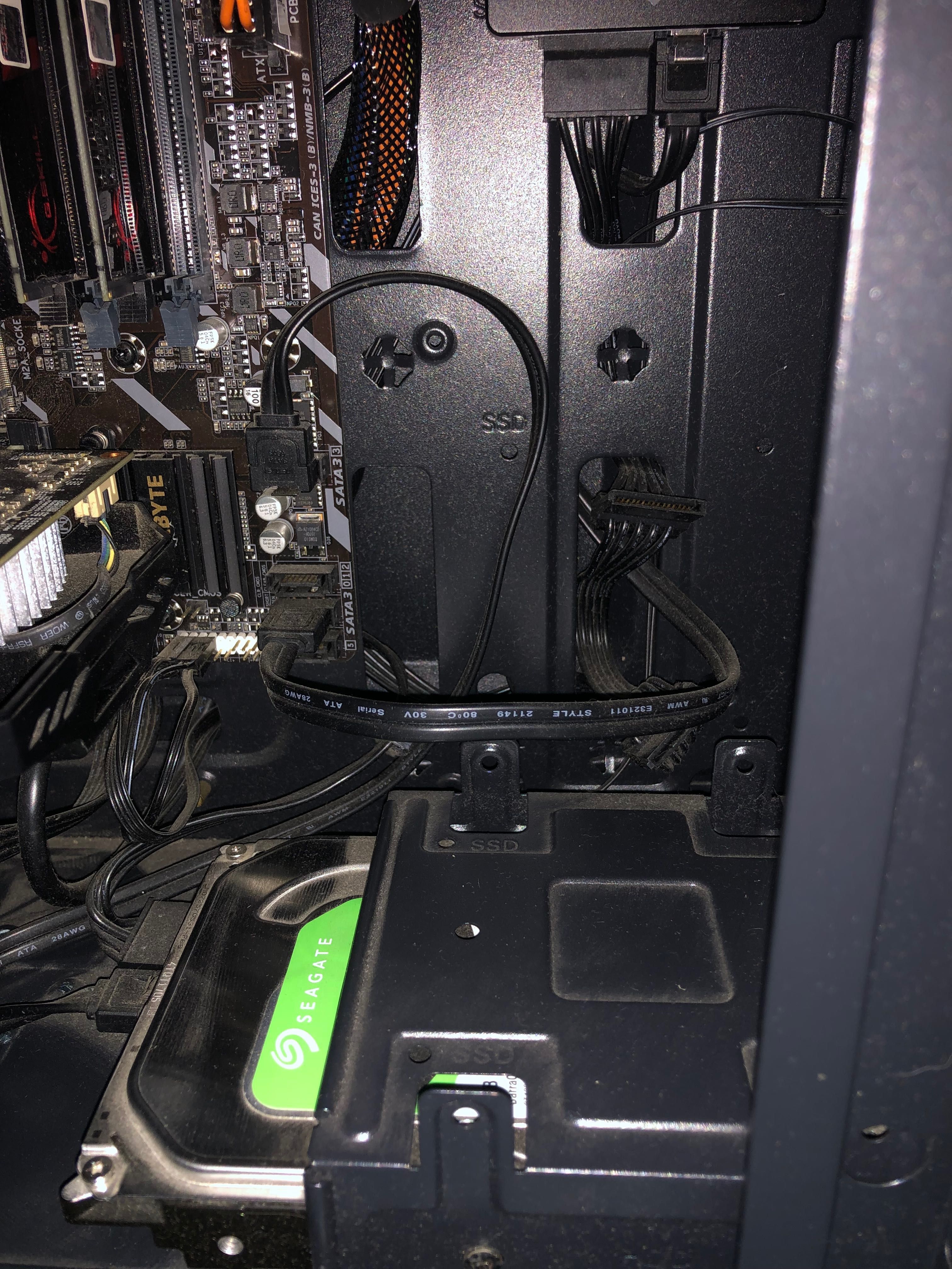 Desktop 32gb RAM 1060 2gb + motherboard, processador e duas RAMS