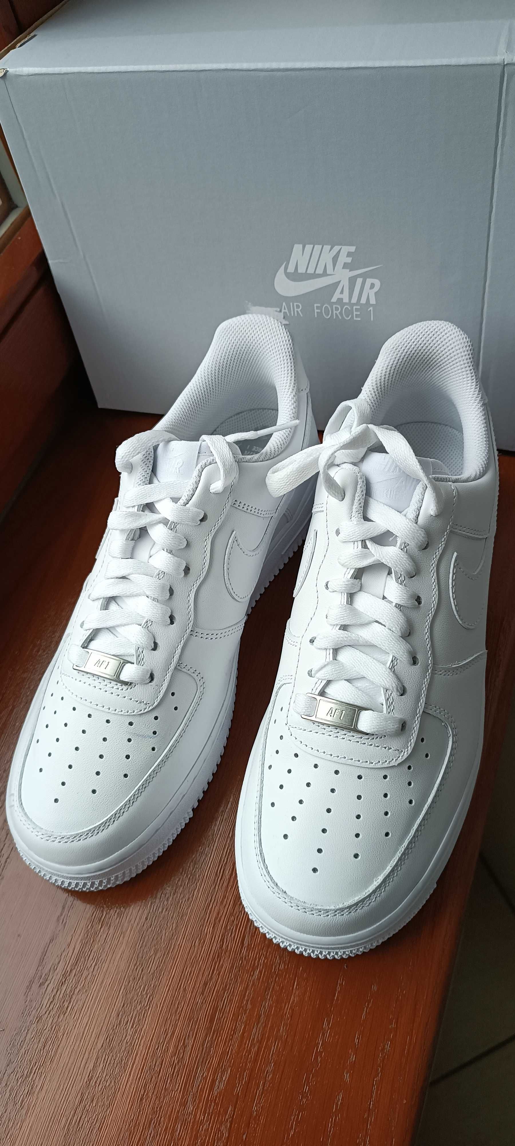 (r. Eur 40,5- 26 cm) Nike Air Force 1 Low '07 White Białe DD8959,-100