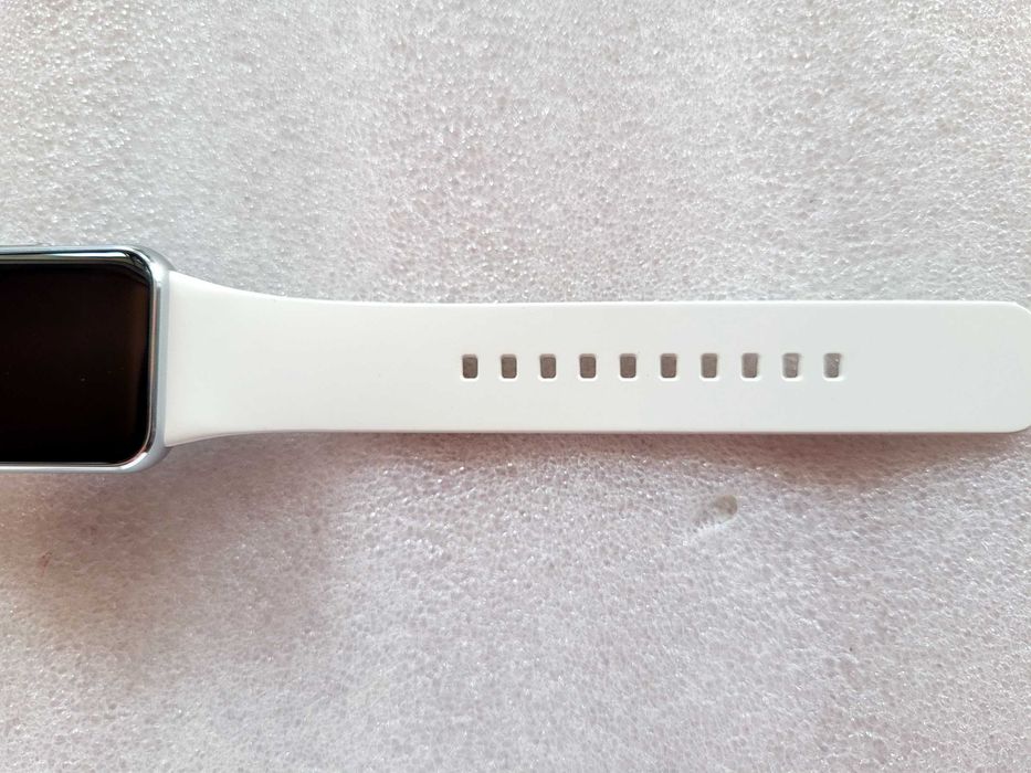 Samsunf galaxy fit 3 ремешок оригинал, белый, новый, из коробки.