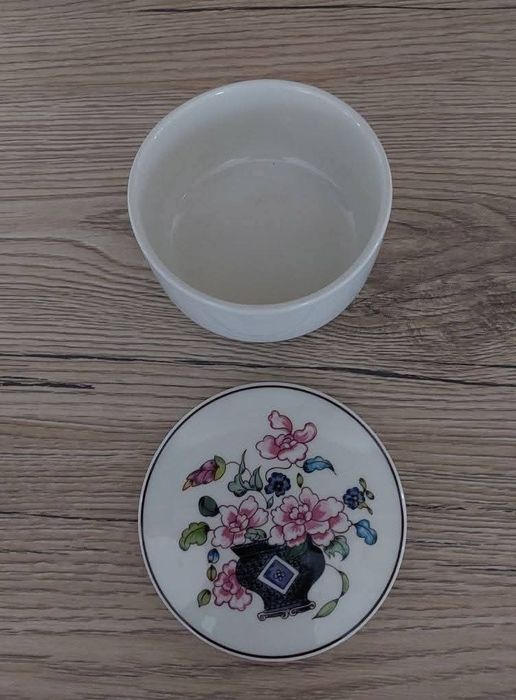 Villeroy&Boch puzderko.