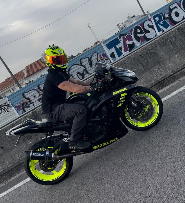 suzuki gsxr 750 k8