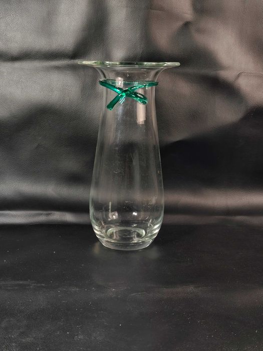 Wazon Szklany Z Szklaną Kokardą Szkło Artystyczne