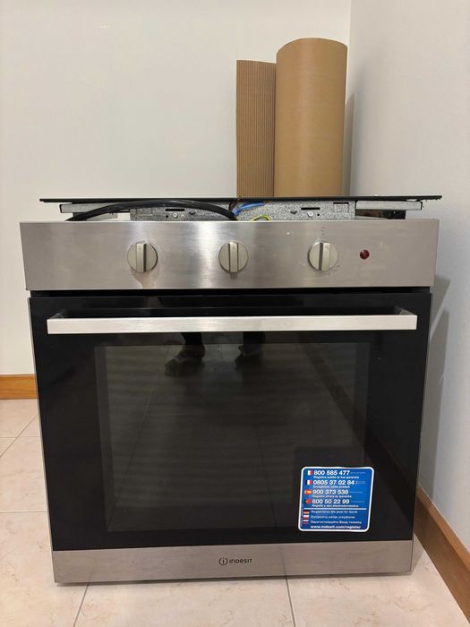 Forno de encastre usada Indesit