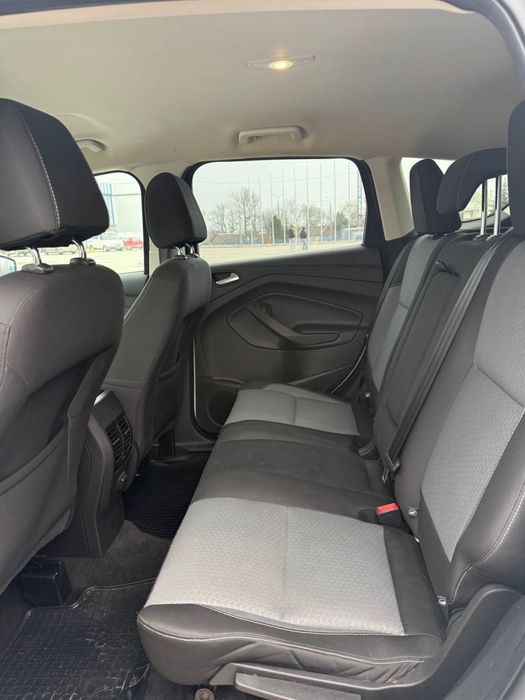 Оренда авто від 32 Євро на добу Ford Escape SE (2017)