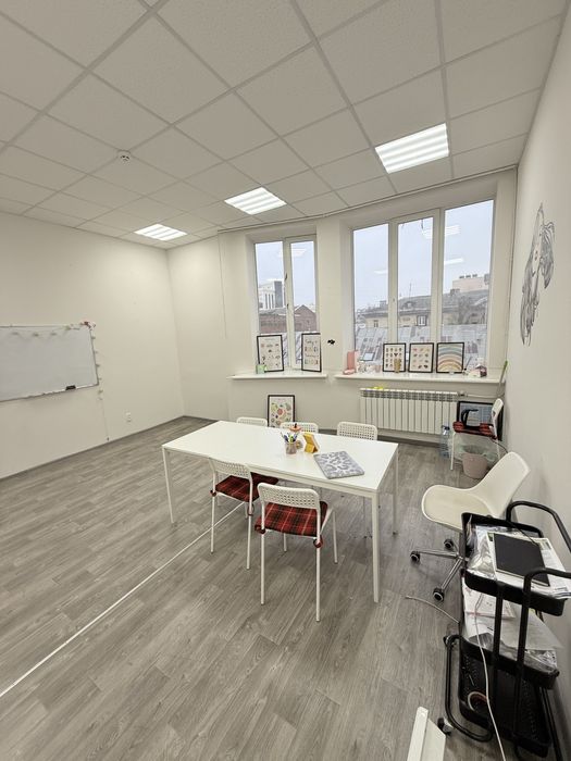 Здам офіс в 1 хвилині від метро Історичний Музей