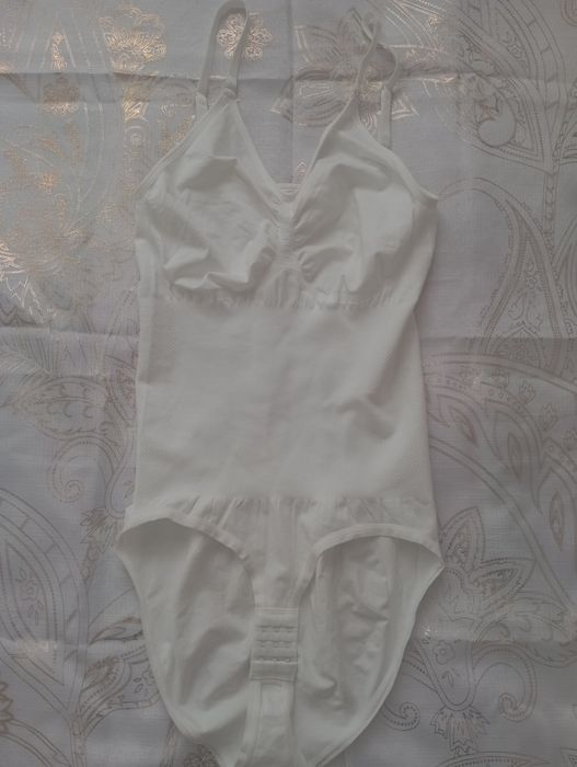 Біле боді з утяжкою  46-48р L