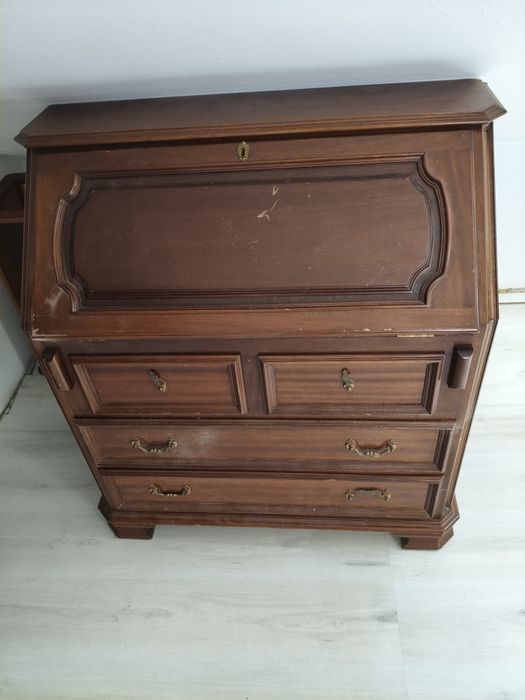 Vendo móvel antigo em madeira