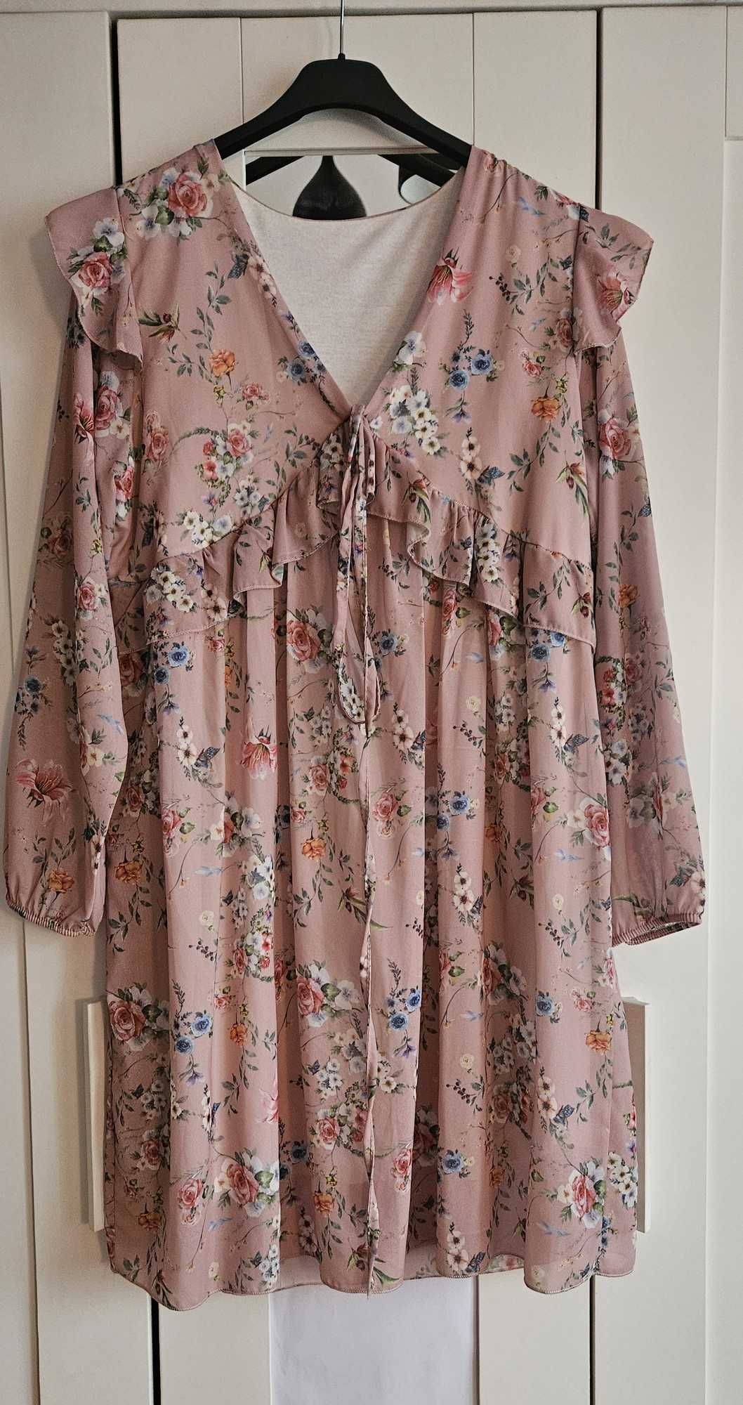Moda włoska sukienka w kwiaty XL