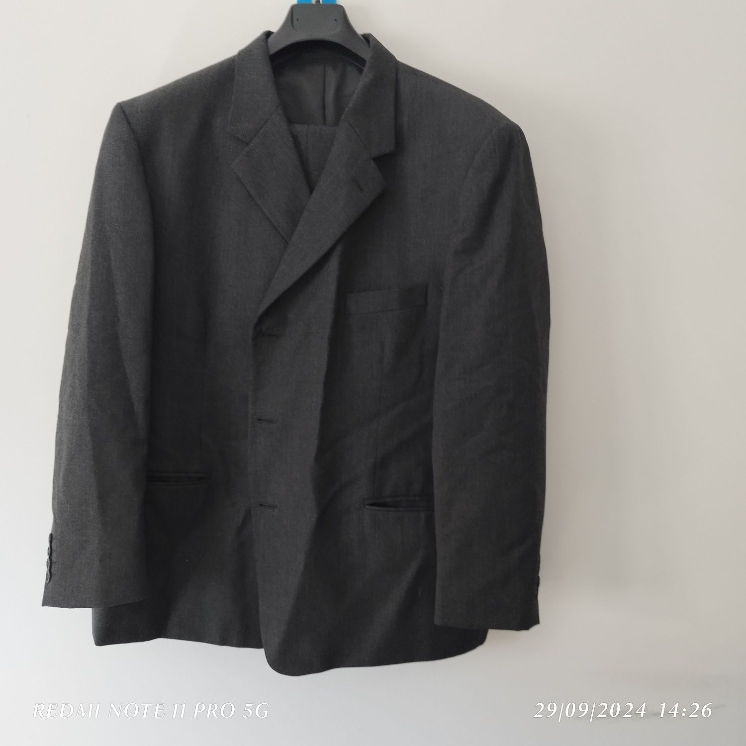 Fatos de homem plus size ( blazer e calça) 85 € cada 85 € cada