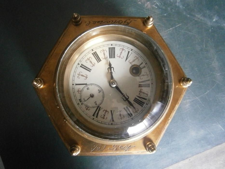 Zegar kaflowy, z brązu , sygn. Jos Rey , ręcznie wyk., wym.22x17cm.
