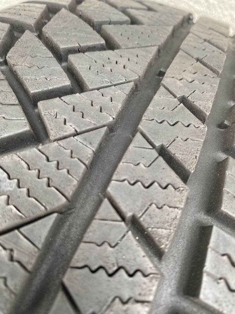 Opona 215/60r17 Continental Winter Contact TS 850P