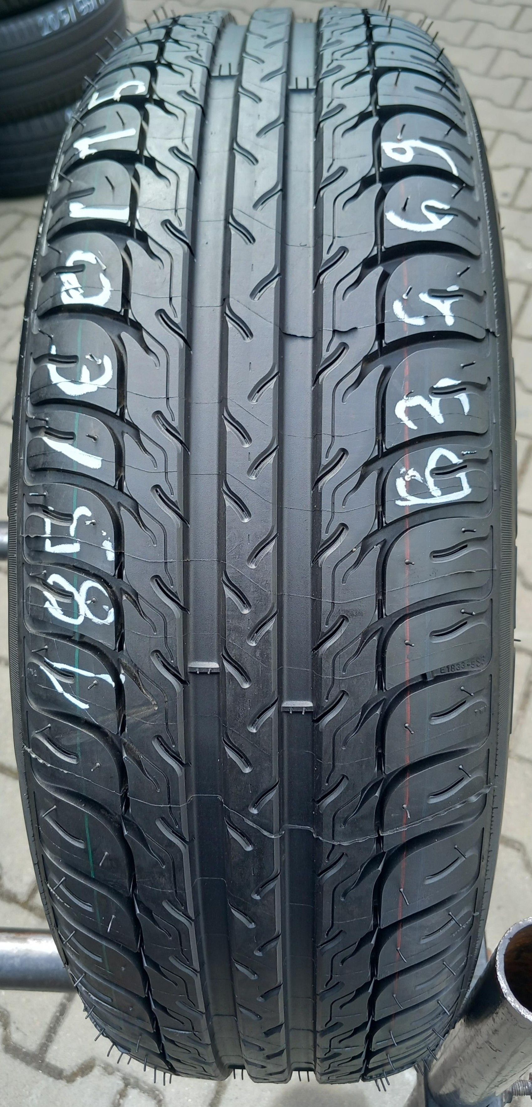 185/60/15 BF Goodrich G-Grip 88H