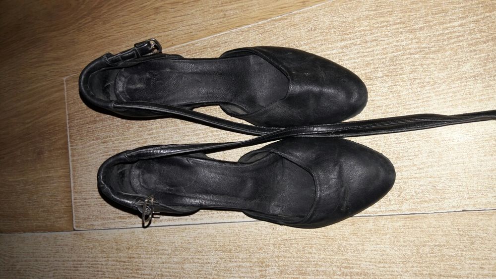 Бальні туфлі. Шкіряні (натуральні) куплені в італії.