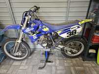Yamaha yz 85 cross.