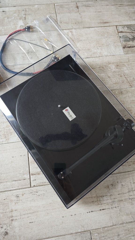 Pro-Ject Debut III - Gramofon