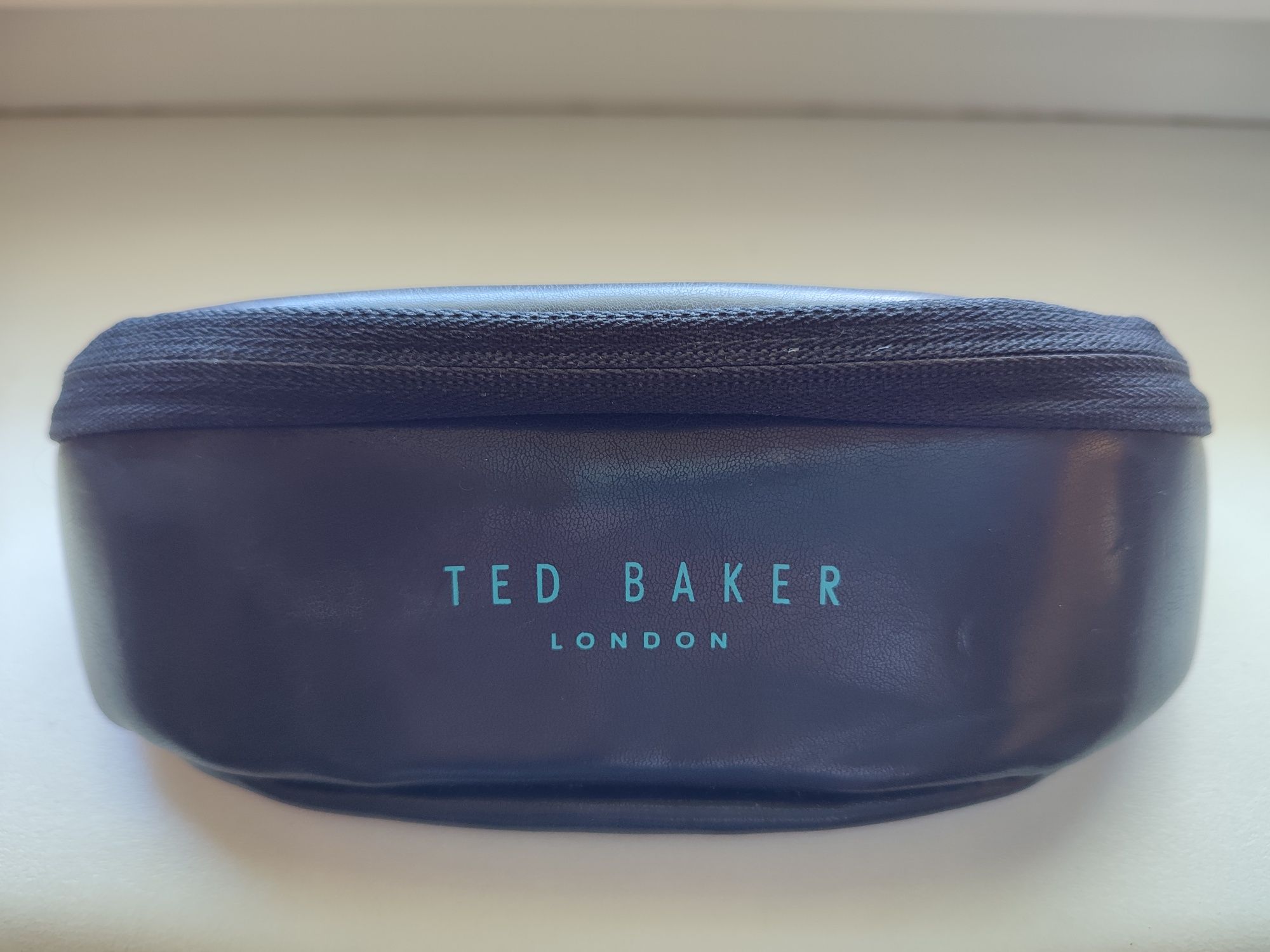 Etui na okulary Ted Baker®