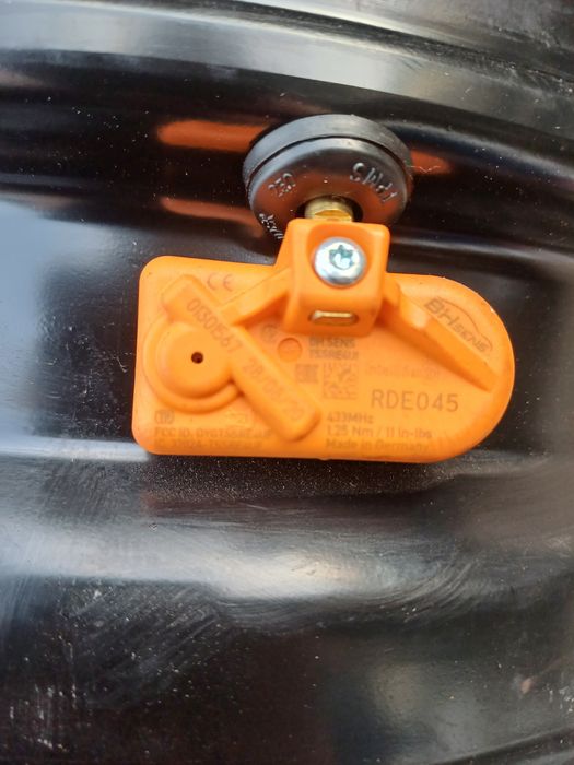 Nowe felgi 14" 4x100 Hyundai i10 i20 Kia Rio et47 5,5j oc54,1 TPMS