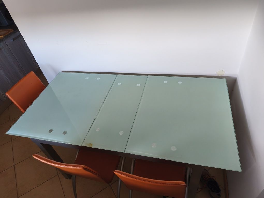 Mesa em vidro extensível