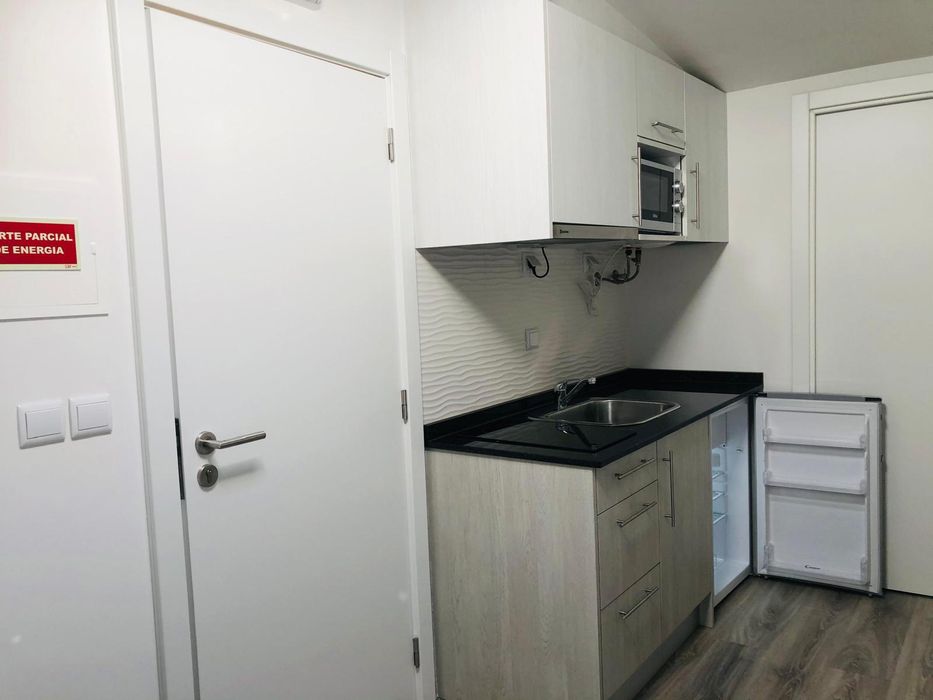 Estudio moderno no centro de Anadia com despensas INCLUIDAS!