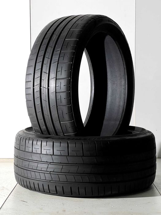 Pneus Pirelli Pzero PZ4 - 235/35/19 - Como NOVOS