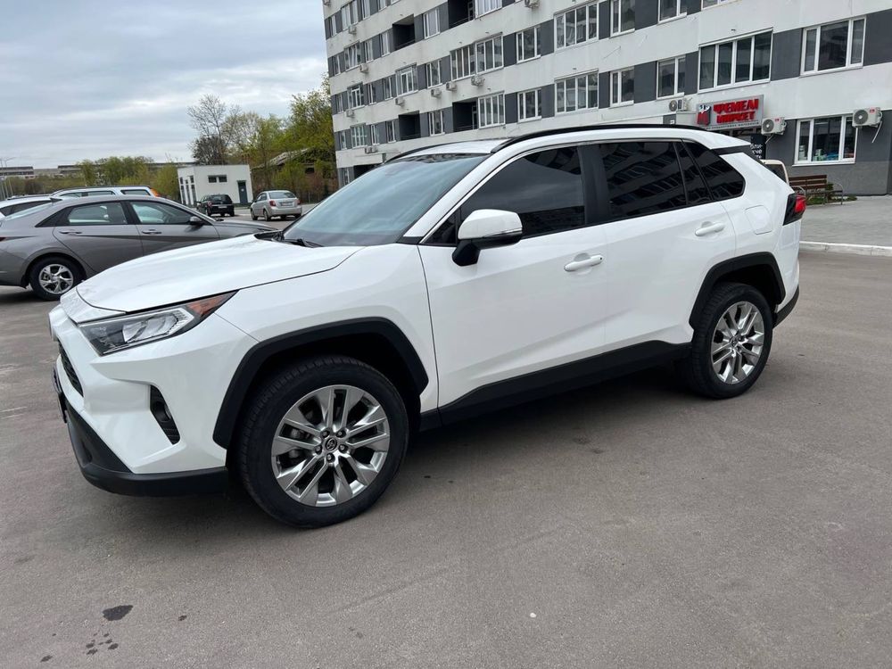 Toyota Rav4 xle awd premium