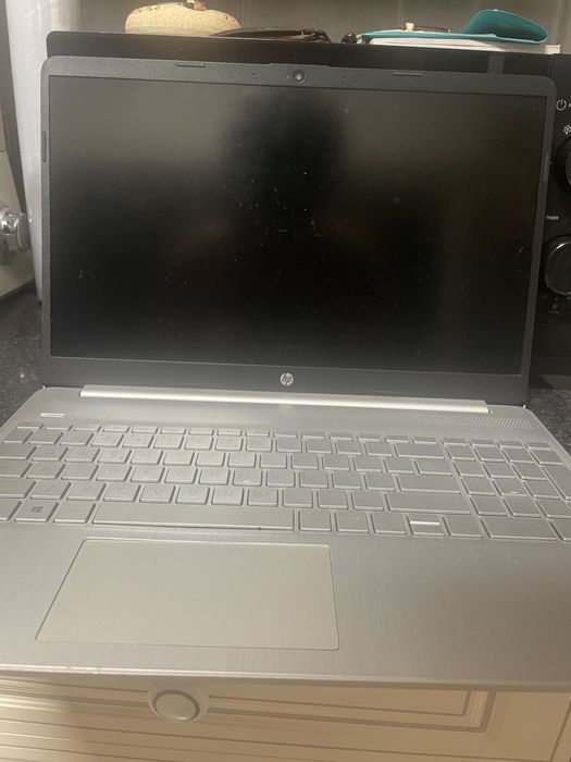 Portátil HP 15.6” – Ryzen 5, 16GB RAM, 1TB SSD – Excelente estado