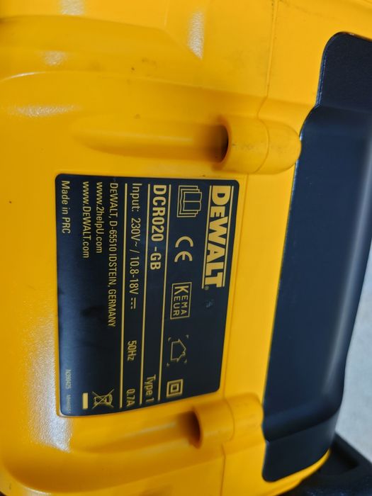 Радіоприймач-колонка DeWalt DCR020.