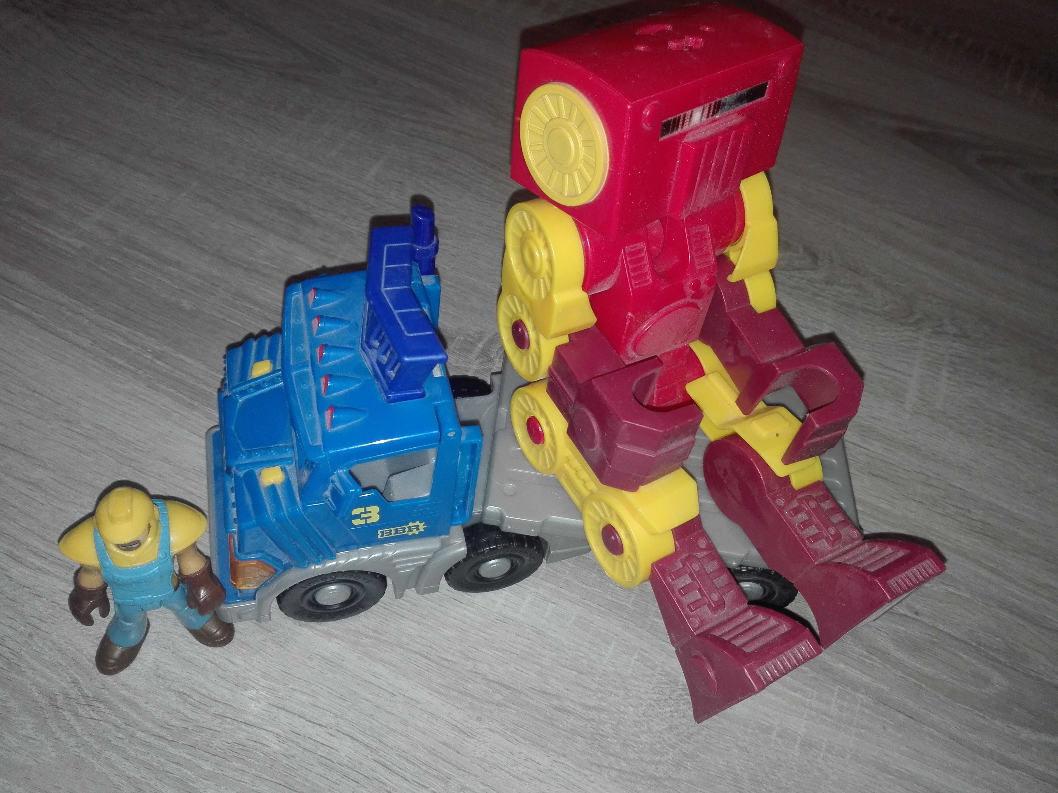 Mattel ciezarowka z robotem swiatlo I dzwiek