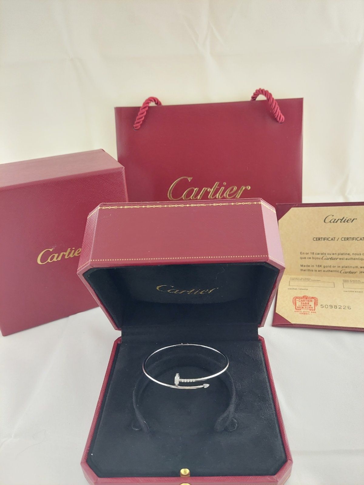 Золотой браслет Juste un Clou (Гвоздь) с бриллиантами в стиле Cartier